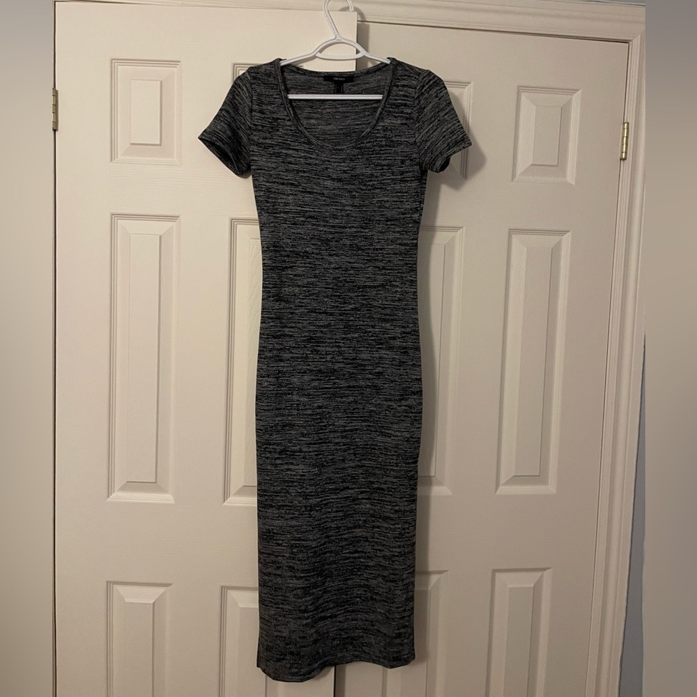 Forever 21 Size Medium Bodycon Midi Dress with Slits *NEVER WORN